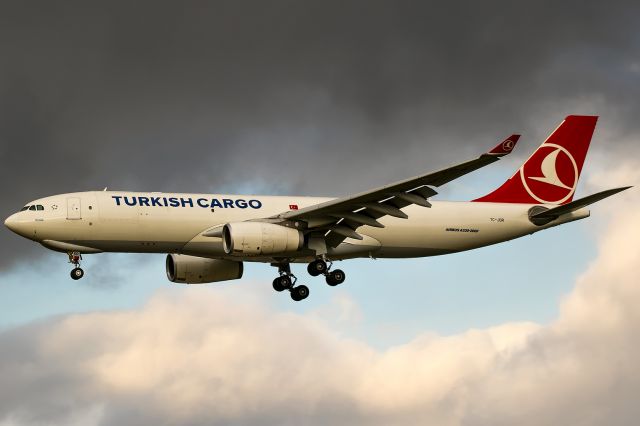 Airbus A330-200 (TC-JDR)