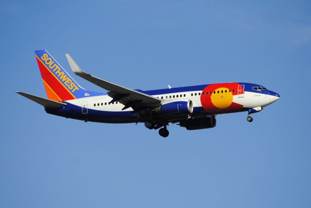 Boeing 737-700 (N230WN) - "Colorado One" preparing to land on runway 13 on 1/8/2020.