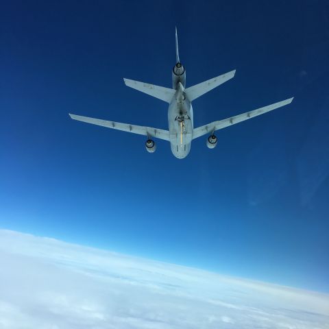 McDonnell Douglas DC-10 — - A USAF KC-10 flies 8BA during refueling with a C-17 aircraft.