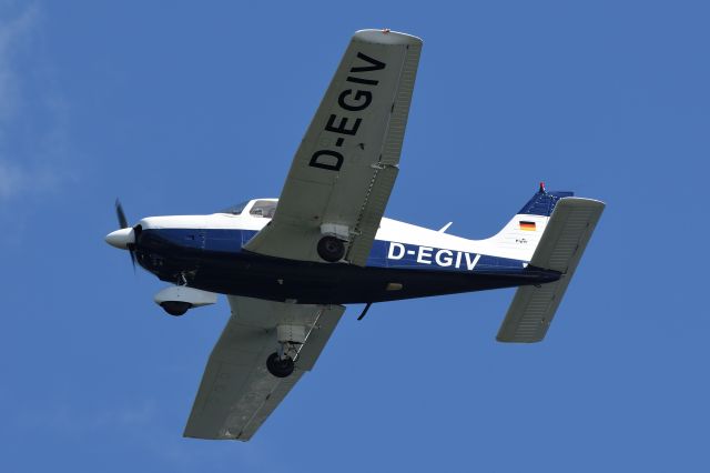 Piper Cherokee (D-EGIV)