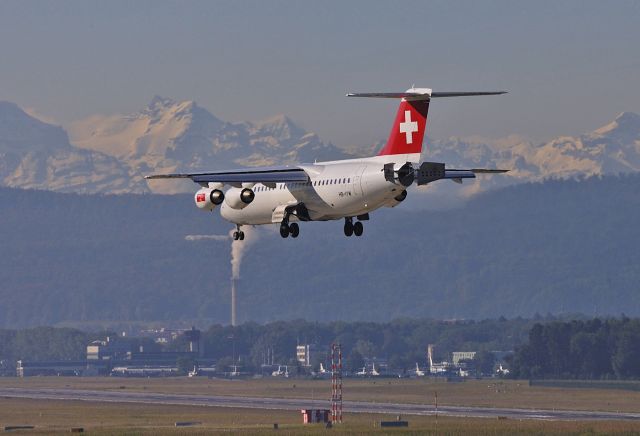 HB-IYW — - Short final to runway 14 at Zurich-Airport 2011-05-18.