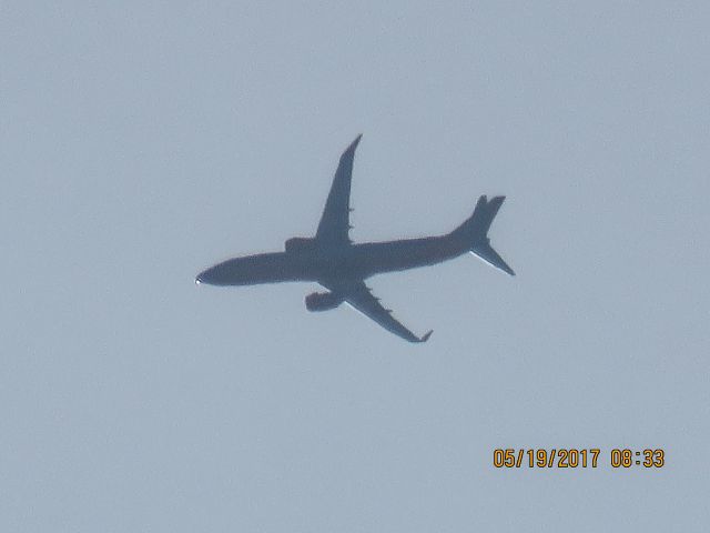 Boeing 737-800 (N8649A)