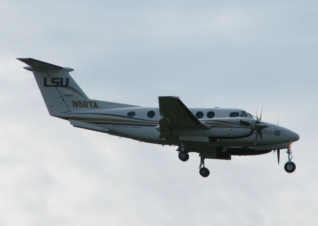 Beechcraft Super King Air 200 (N511TA) - LSU King Air landing on runway 23 at the Shreveport Regional airport.