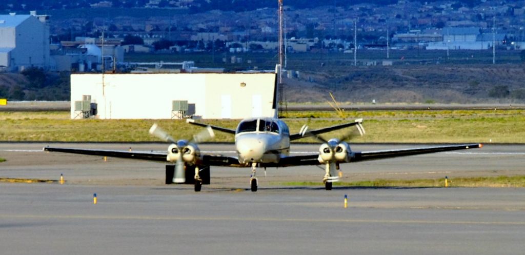 Cessna 404 Titan (N54ZP)