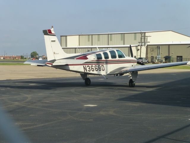 Beechcraft Bonanza (36) (N3668D)
