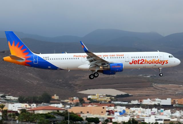 Airbus A321 (G-HLYF)
