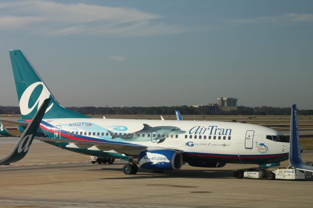 Boeing 737-700 (N354AT)