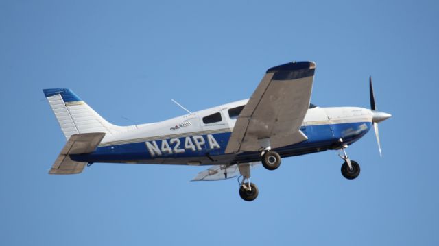Piper Cherokee (N424PA)