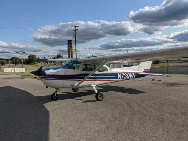 Cessna Skyhawk (N739VN) - bugsmasher supreme