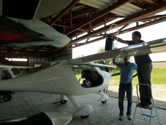 D-MELZ — - Filling the Ultralight´s tank.  It reminded me of "a hundred" years ago when one got stranded somewhere for lack of gasoline and had to go and get a jerrycan full to continue travelling.