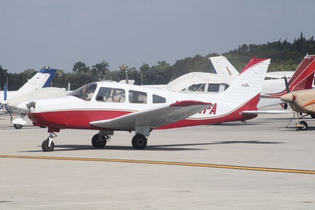 Piper Cherokee (N234PA)