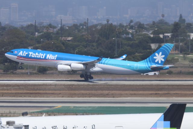 Airbus A340-300 (F-OJGF)