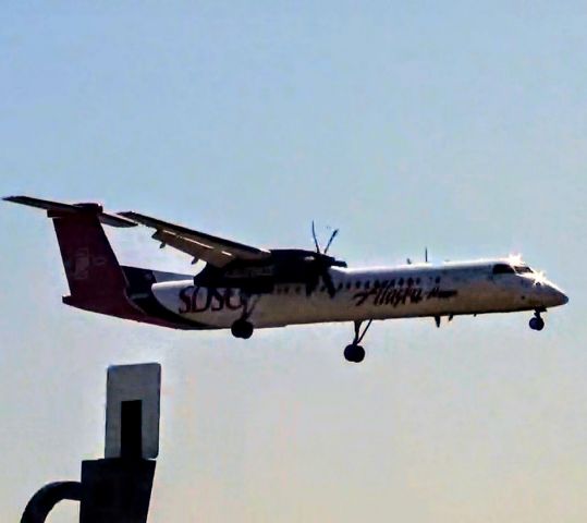 de Havilland Dash 8-400 (N414QX) - Back when "SDSU San Diego State University" Special Livery flew for Alaska. It is now stored in Tuscon. 