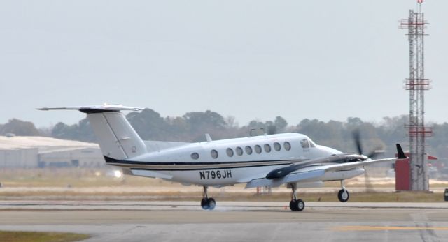 Beechcraft Twin Bonanza (N796JH)