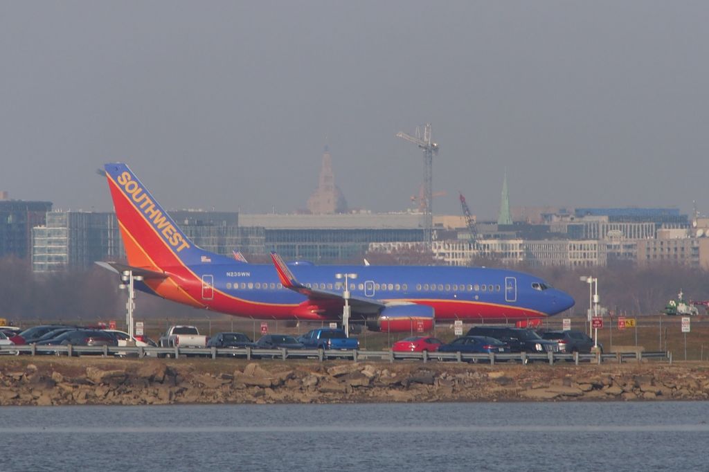 Boeing 737-700 (N235WN)