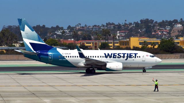 Boeing 737-700 (C-GWJO) - WestJet Boeing 737-7CT(WL) C-GWJO in San Diego