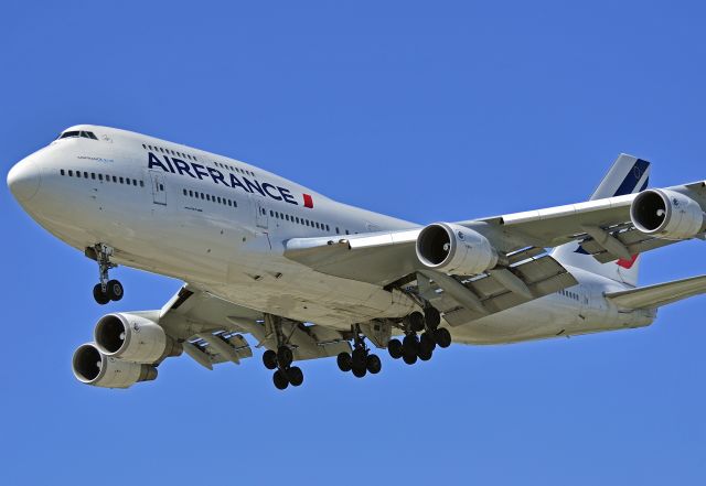 Boeing 747-400 —