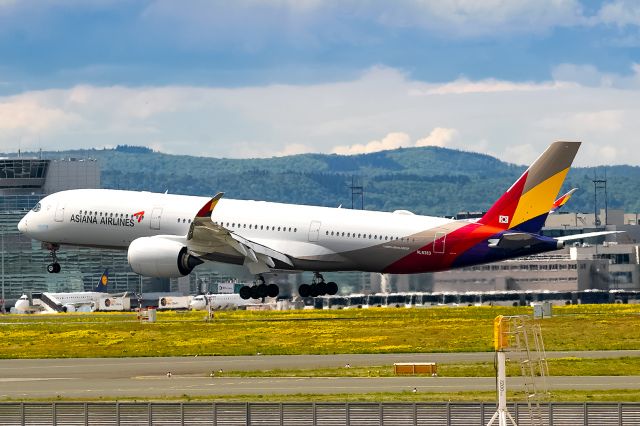 Airbus A350-900 (HL8383)
