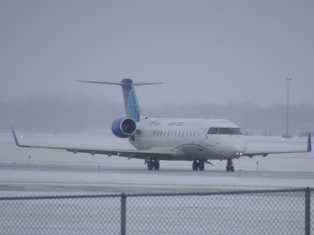 Canadair Regional Jet CRJ-200 (N913EV) - Skywest