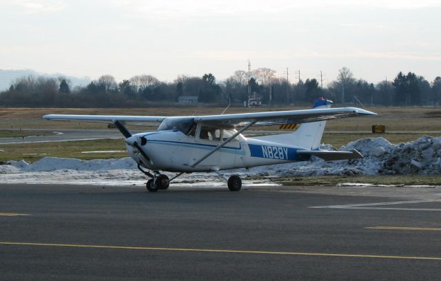 Cessna Skyhawk (N828Y) - at Queen City.