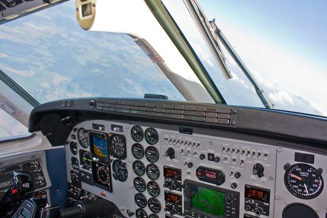 Beechcraft King Air 90 (D-IMAG) - EDMQ - EDGE Video: a rel=nofollow href=http://secure.simmarket.com/realflying-cockpit-beechcraft-king-air-c90gt-(de_5921).phtmlhttp://secure.simmarket.com/realflying-cockpit-beechcraft-king-air-c90gt-(de_5921).phtml/a