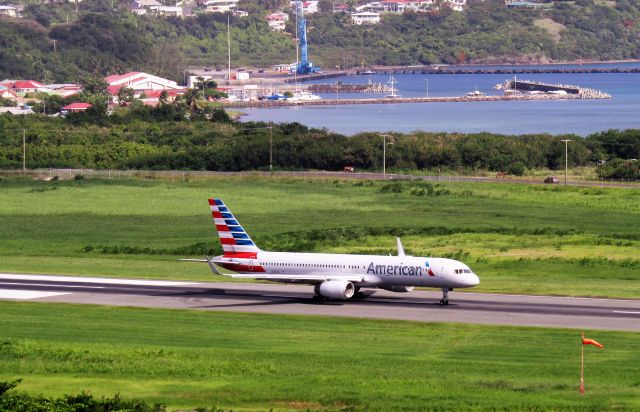 Boeing 757-200 (N178AA)