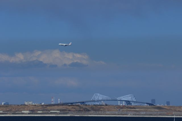 Boeing 777-200 —