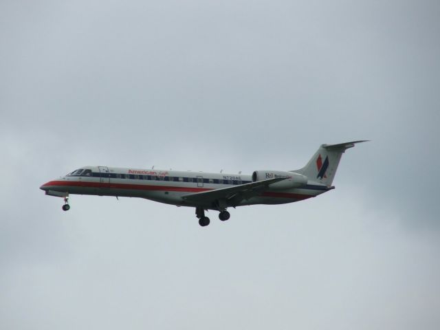 Embraer ERJ-135 (N720AE)