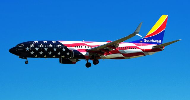 Boeing 737-800 (N500WR) - Port Beam View of Freedom One.