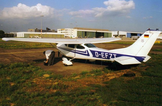 Cessna Skylane (D-EFZT) - The GA parking at Cologne airport, called the "Brombeeren".