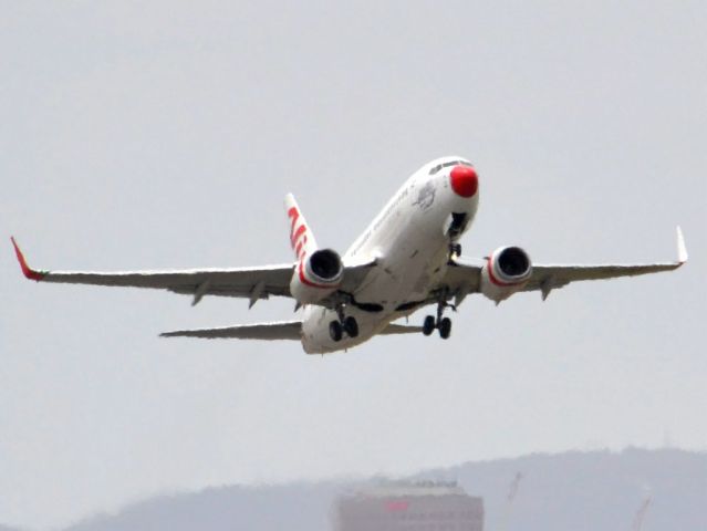 Boeing 737-700 (VH-VBY) - Oh it must be red nose day. Friday 5th October 2012.