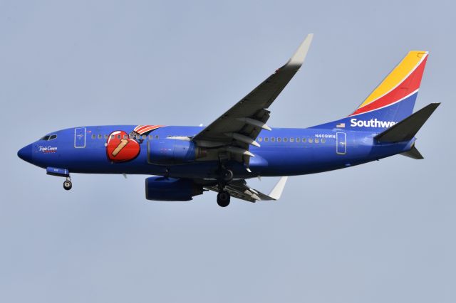 Boeing 737-700 (N409WN) - Triple Crown. 23-R 08-11-23