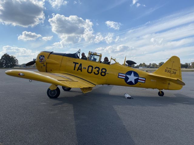 North American T-6 Texan (N66TY) - Date Taken: October 7, 2022br /This is the same T-6 Texan I saw at last year's Lake Cumberland Air Show, and it has came here to attend tomorrow's Air Expo at the London-Corbin Airport!