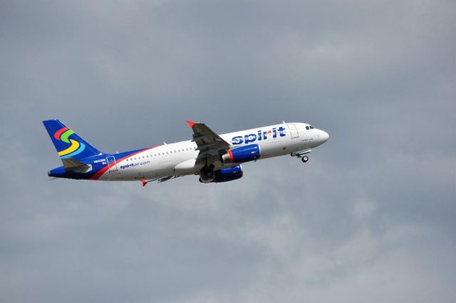 Airbus A319 (N603NK) - Taking off runway 08 Goose Bay