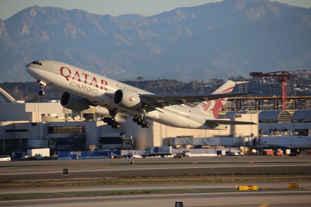 BOEING 777-200LR (A7-BFS)