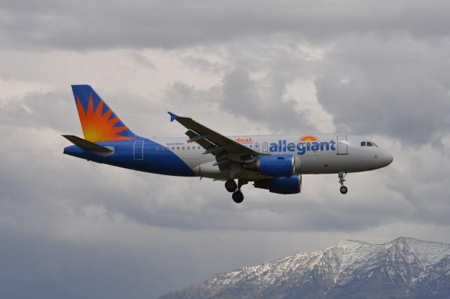 Airbus A319 (N329NV) - AAY131 on short final for 13, arriving from Los Angeles (KLAX/LAX).