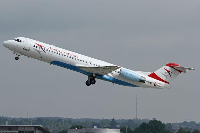 Fokker 100 (OE-LVJ)