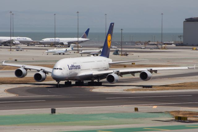 Airbus A380-800 (D-AIMM)