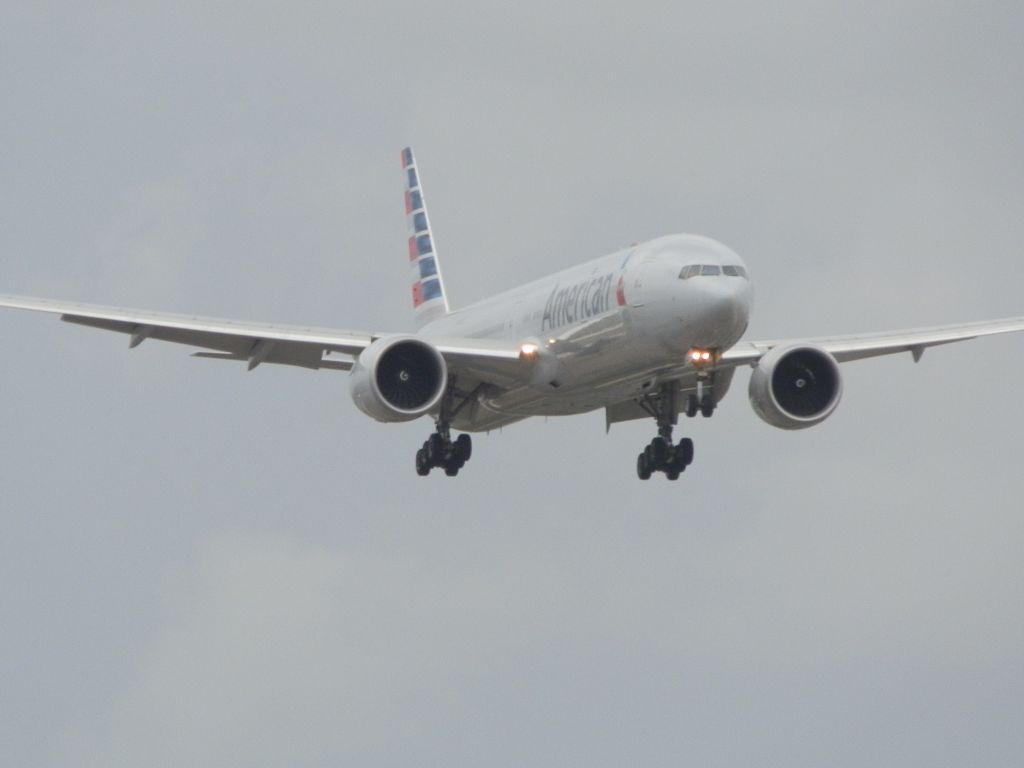 BOEING 777-300ER (N721AN)