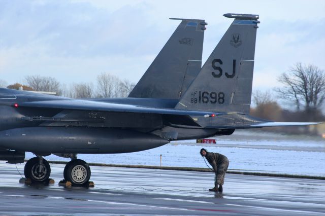 McDonnell Douglas F-15 Eagle (AFR881698) - 60000 lb Thrust Buttocks Warmer......