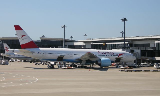 Boeing 777-200 (OE-LPC) - Austrian Airlines Boeing 777-2Z9(ER) OE-LPC in Tokyo Narita