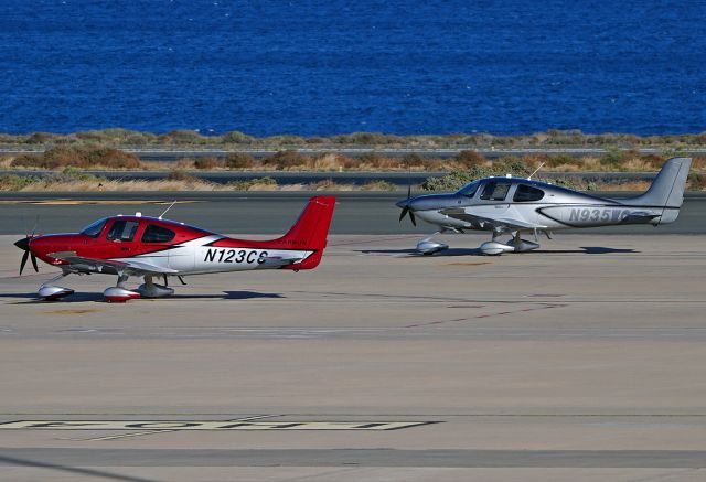 Cirrus SR-22 (N123CS)