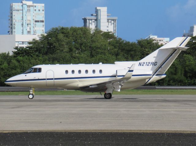 Hawker 800 (N212RG)