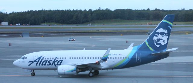 Boeing 737-700 (N614AS)
