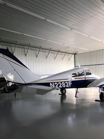 Cessna 310 (N2282F)