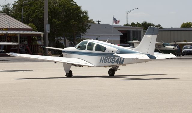 Beechcraft Bonanza (33) (N8064M)