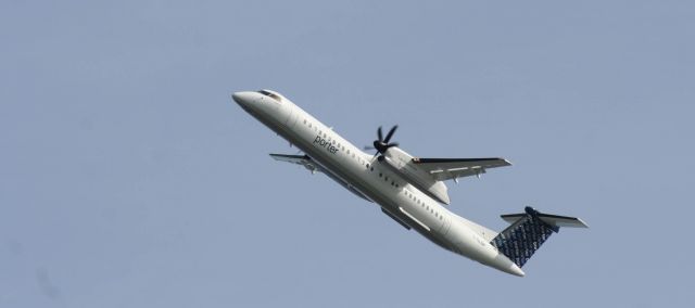 de Havilland Dash 8-400 (C-GLQV)