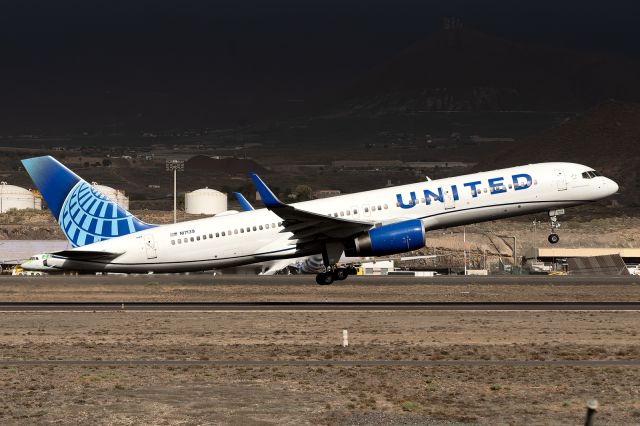 Boeing 757-200 (N17139)