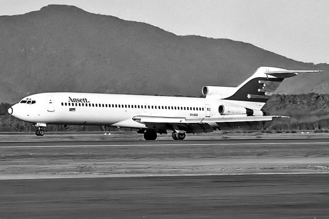 Fairchild Dornier SA-227DC Metro (VH-ANA) - ANSETT AIRLINES OF AUSTRALIA - BOEING 727-277/ADV - REG VH-ANA (CN 22641/1753) - CAIRNS QLD. AUSTRALIA - YBCS (30/6/1986)