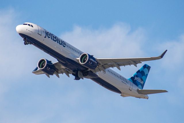 Airbus A321neo (N2039J) - JBU943 - RNO to LAX - 19 Dec, 2020